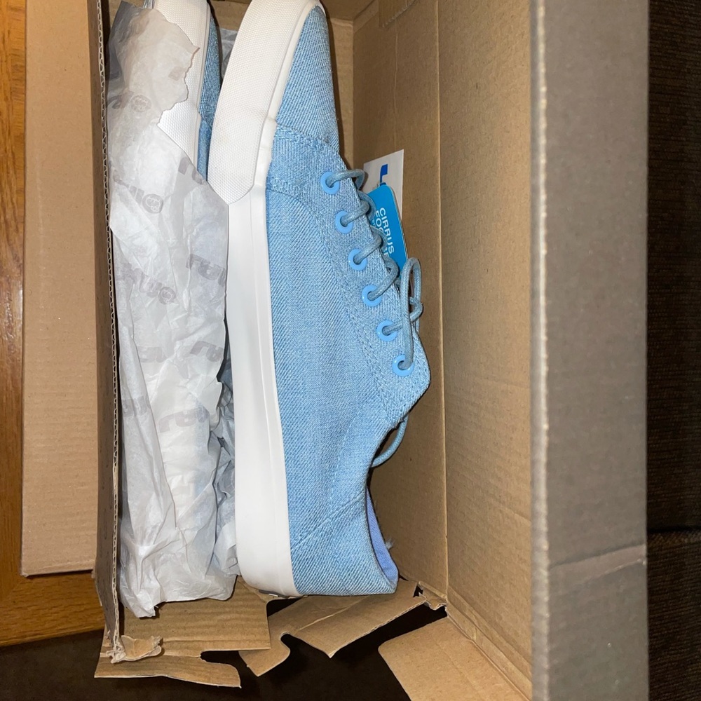 Women’s Lamo Size 11 Light Blue & White Shoes